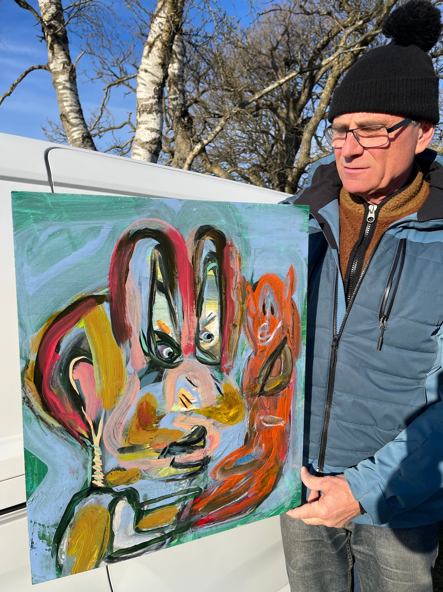 Nyfiken blå figur